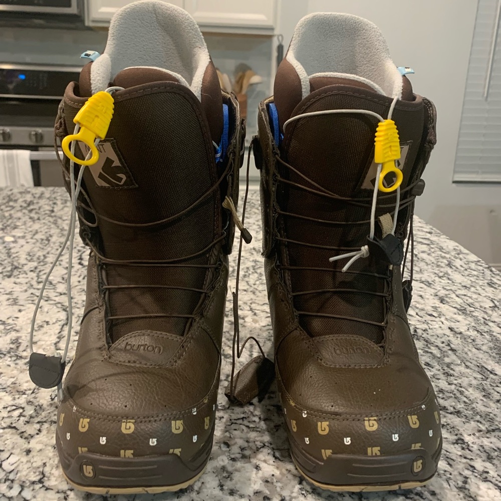 Burton size 8.5 womens snowboarding boots